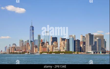 Vue sur le front de mer de Manhattan par une belle journée d'été, New York City, États-Unis. Banque D'Images