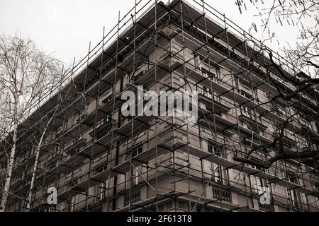 Un vieux bâtiment en cours de reconstruction Banque D'Images