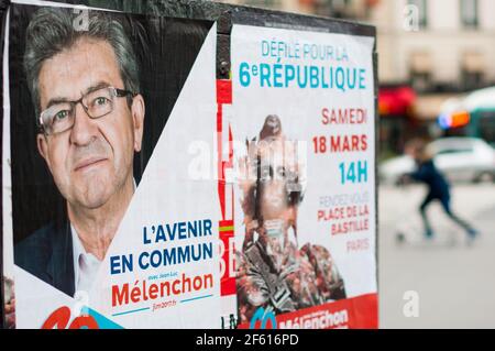 PARIS, FRANCE - 28 MARS 2017 : affiche de campagne Jean-Luc Mélenchon pour l'élection présidentielle française. Banque D'Images
