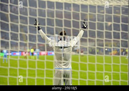 Gardien de but de foot lors de la série UN match de football au stade San Siro, à Milan, Italie. Banque D'Images