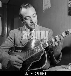 Django Reinhardt, guitariste de jazz belge Banque D'Images