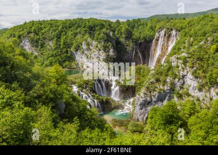 Chutes d'eau de Sastavci et Veliki Slap dans le parc national des lacs de Plitvice, Croatie Banque D'Images