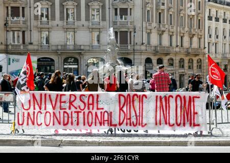 Rome, Italie. 26 mars 2021. Protestation des travailleurs du show business et des cavaliers de Glovo, Just Eat, Uber et Deliveroo pour demander plus de droits et une meilleure réglementation du travail. Rome (Italie), 26 mars 2021 photo Samantha Zucchi Insidefoto crédit: Insidefoto srl/Alay Live News Banque D'Images