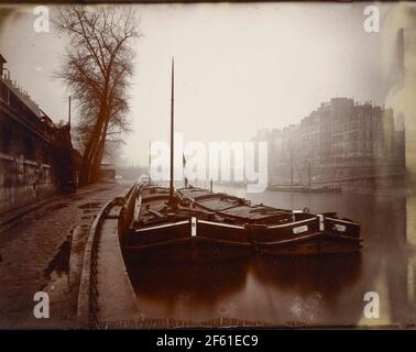 Pont neuf, Paris, France vers 1923 par Eugène Atget. Eugène Atget, nom complet Jean-Eugène-Auguste Atget, 1857 - 1927. Photographe français, célèbre pour ses décennies de travail pour documenter l'architecture et l'aura de Paris avant que tout ne soit perdu à la modernisation. Banque D'Images