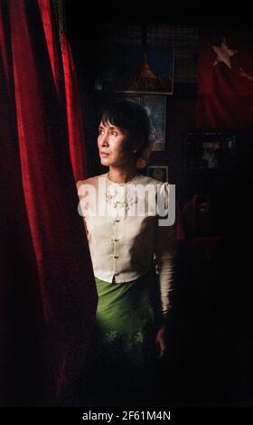 Aung San Suu Kyi. Femme d'État birmane, homme politique et président de la Ligue nationale pour la démocratie au Myanmar. PAR TOM PILSTON 10/98. Banque D'Images