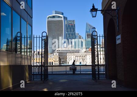 Londres, Royaume-Uni. 29 mars 2021. Une vue sur la ville de Londres par une chaude journée ensoleillée, les restrictions de verrouillage sont relaxantes. Credit: Vuk Valcic/Alamy Live News Banque D'Images