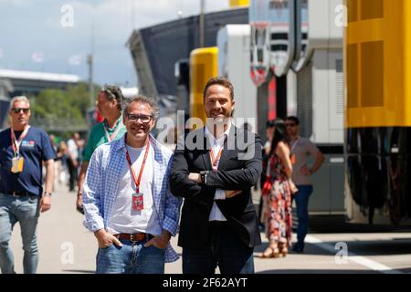 VILLENEUVE jacques (CAN) présentateur de tv commentateur canal+, et FEBREAU julien (fr) présentateur de tv commentateur canal+, portrait d'ambiance pendant le championnat du monde de Formule 1 FIA 2017, Grand Prix d'Espagne, à Barcelone Catalunya du 11 au 14 mai - photo Florent Gooden / DPPI Banque D'Images