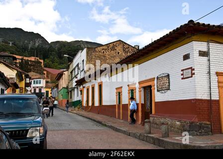 Rue à Bogota, au-delà de la montagne, Colombie, Amérique du Sud Banque D'Images