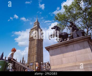 Big Ben tour de l'horloge et Statue de Boudicca Westminster Bridge, City of westminster, Greater London, Angleterre, Royaume-Uni Banque D'Images