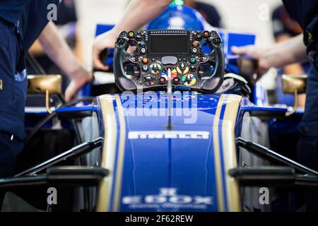 Sauber F1 C36, ambiance pendant le championnat du monde de Formule 1 FIA 2017, Grand Prix de Bahreïn, à Sakhir du 13 au 16 avril - photo Antonin Vincent / DPPI Banque D'Images