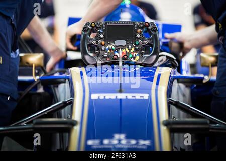 Sauber F1 C36, ambiance pendant le championnat du monde de Formule 1 FIA 2017, Grand Prix de Bahreïn, à Sakhir du 13 au 16 avril - photo Antonin Vincent / DPPI Banque D'Images