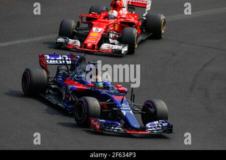 HARTLEY Brendon (nzl) Toro Rosso Ferrari STR12 team Toro Rosso, VETTEL Sebastian (ger) Ferrari SF70-H team scuderia Ferrari, action pendant le Championnat du monde de Formule 1 2017, Grand Prix du Mexique du 26 au 29 octobre au Mexique - photo Florent Gooden / DPPI Banque D'Images