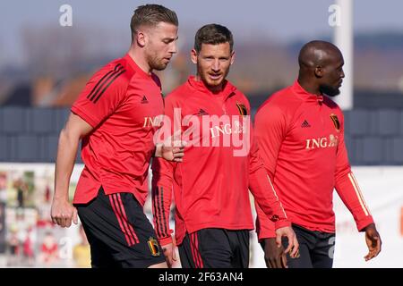 TUBEKE, BELGIQUE - MARS 29: Toby Alderweireld de Belgique, Jan Vertonghen de Belgique et Romelu Lukaku de Belgique pendant la formation belge à Proxim Banque D'Images