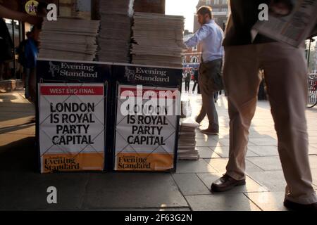 Londres, Angleterre, Victoria Station, métro, Abbaye de Westminster, London Evening Standard, Tourisme, navetteurs. Banque D'Images