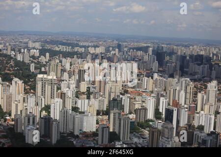 sao paulo, sao paulo / brésil - 11 février 2017 : vue aérienne de la ville de Sao Paulo. *** Légende locale *** Banque D'Images