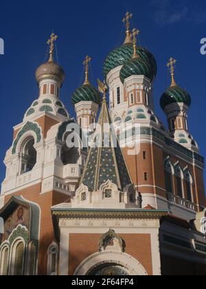 Belle cathédrale orthodoxe en Europe, prise sur Lumix G7 avec un objectif de 14-140 mm Banque D'Images