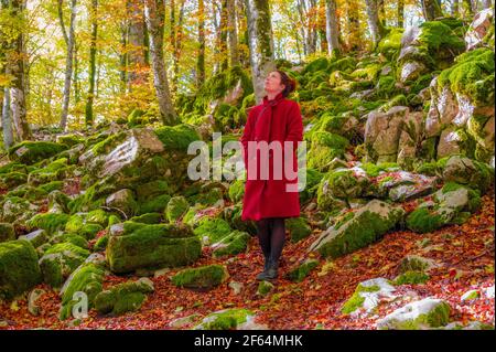Parc national des Abruzzes, Latium et Molise (Italie) - le feuillage d'automne dans la réserve naturelle de montagne, avec le lac Barrea, Camosciara, Val Fondillo. Banque D'Images
