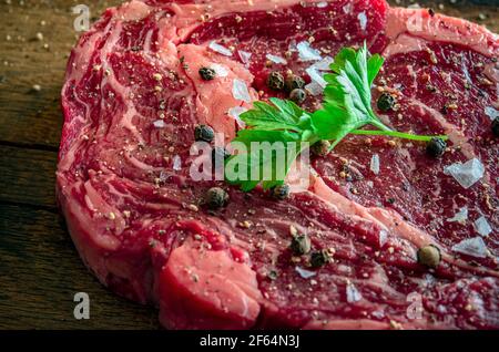 Steak de bœuf de Wagyu vieilli cru et sec Banque D'Images