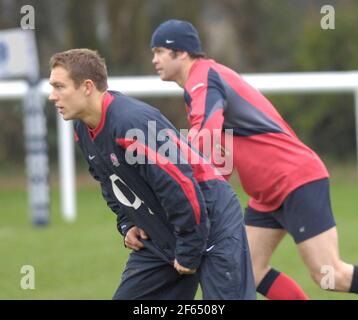 ENTRAÎNEMENT DE L'ÉQUIPE DE RUGBY D'ANGLETERRE À L'UNIVERSITÉ DE BATH POUR LEUR MATCH DES SIX NATIONS AVEC L'ÉCOSSE. JONNY WILKINSON ET ANDY FARRELL 30/1/2007 PHOTO DAVID ASHDOWN RUGBY ANGLETERRE Banque D'Images