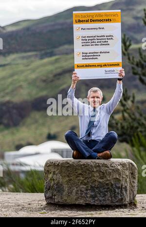 Edinburgh, Royaume-Uni. 30 mars 2021 en photo : le chef libéral démocrate écossais Willie Rennie dévoile sa carte d'engagement à placer la reprise avant le premier débat télévisé pour les élections parlementaires écossaises. Crédit : Rich Dyson/Alay Live News Banque D'Images