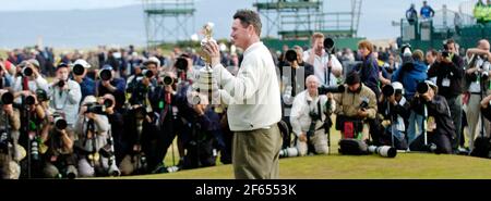 LE GOLF OUVERT AU TROON 2004 DERNIER JOUR TODD HAMILTON REMPORTE LA PHOTO OUVERTE 18/7/2004 DAVID ASHDOWNOpen Golf Troon 2004 Banque D'Images