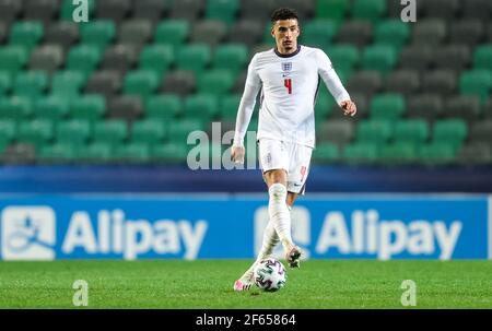 LJUBLJANA, SLOVÉNIE - MARS 28: Ben Godfrey d'Angleterre lors du match de l'UEFA European Under-21 Championship Group D 2021 entre le Portugal et l'Angleterre au Stadion Stozice le 28 mars 2021 à Ljubljana, Slovénie. Mo de média Banque D'Images