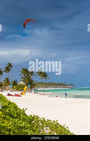 République Dominicaine, Punta Cana, Kitesurfing au Kite Club, Playa Blanca Banque D'Images