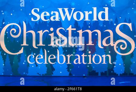 Orlando, Floride. 22 décembre 2020. Panneau célébration de Noël à SeaWorld (7) Banque D'Images