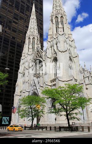 Cathédrale Saint-Patrick, 5e Avenue, Midtown, Manhattan, New York, New York, États-Unis Banque D'Images