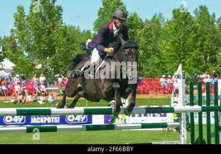 Spruce Meadows Continental 2004, Nexen Cup, Mark Armstrong, Grande-Bretagne à cheval Elise Banque D'Images