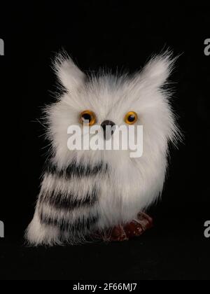 Figurines de jeu de hibou et perroquets de formes et de tailles différentes Banque D'Images