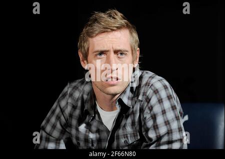 PETER CROUCH ET ATTAQUANT DE L'ANGLETERRE. 5/3/10. PHOTO DAVID ASHDOWN Banque D'Images