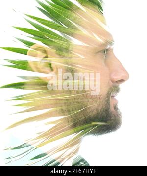 Un portrait pointant du côté droit d'un homme Banque D'Images