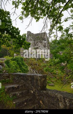 Vue sur le château de Hohengundelfingen sur le Souabe ALB en Allemagne Banque D'Images