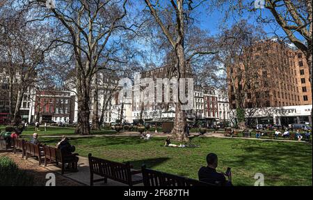 Berkeley Square, Mayfair, Londres W1J, Angleterre, Royaume-Uni. Banque D'Images