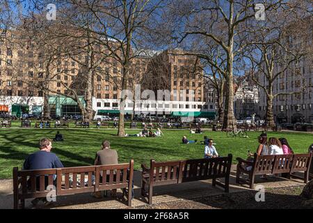 Berkeley Square, Mayfair, Londres W1J, Angleterre, Royaume-Uni. Banque D'Images