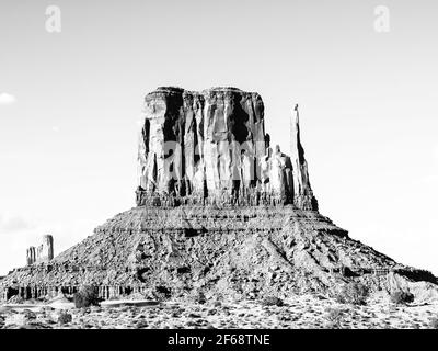 Mitten Butte dans Monument Valley, Utah, États-Unis. Banque D'Images