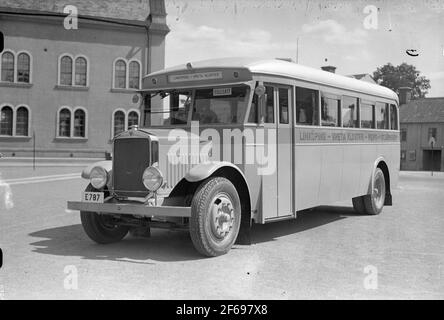 Bus Scania pour Nilsson, montagne. Le corps fabriqué par la société anonyme des ateliers ferroviaires suédois, ASJ. Photo de livraison. Banque D'Images