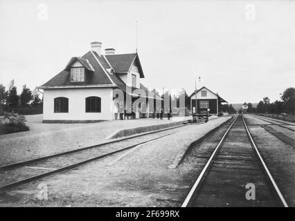 La maison de la gare a été construite vers 1900. La maison a depuis subi une rénovation majeure Banque D'Images