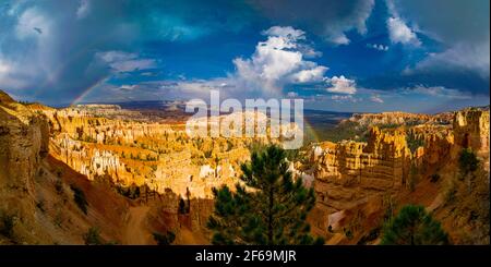 Rainbow Over Thor's Hammer Bryce Canyon National Park, Utah Banque D'Images