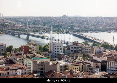 Ponts au-dessus de la Corne d'Or, Istanbul, Turquie Banque D'Images