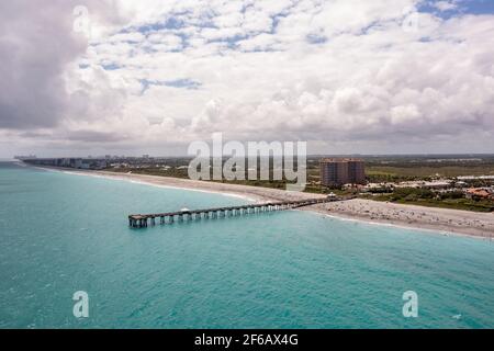 Photo aérienne de la jetée de Juno Beach Banque D'Images