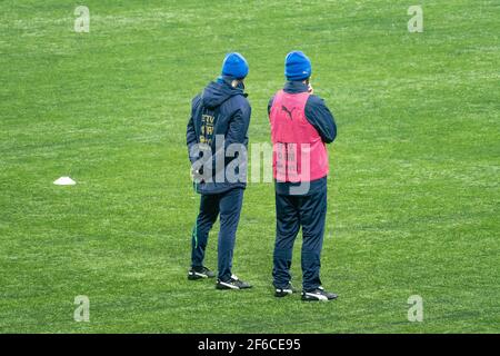Roberto Mancini, entraîneur du CT, et Daniele de Rossi, assistante pendant La formation avant Lituanie - Italie avant la qualification à la coupe du monde correspondance Banque D'Images