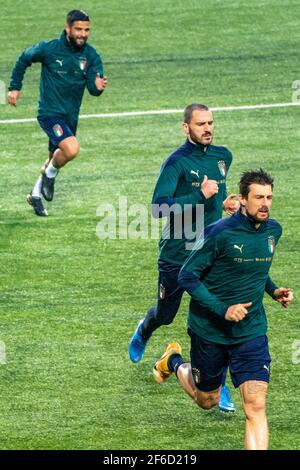 Italie joueurs Bonucci et Acerbi pendant l'entraînement avant Lituanie - Italie, Qatar 2022 coupe du monde de qualification match, vertical Banque D'Images
