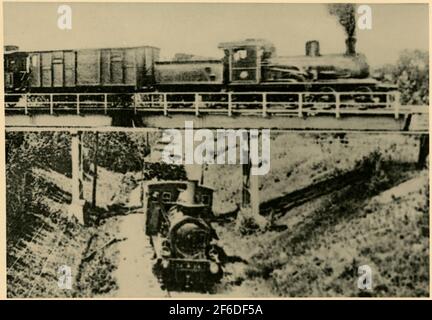 State Railways, SJ sur le Viaduct BT Lok n° 50 ou 51. Pendant St Lok Litt J No 114. Photo autour de 1904 coin. Fryksta- cale en 1904 au pont BT Lok n° 51 El 52 Voir aussi trains à vapeur SJ. Texte au dos des photos. Banque D'Images