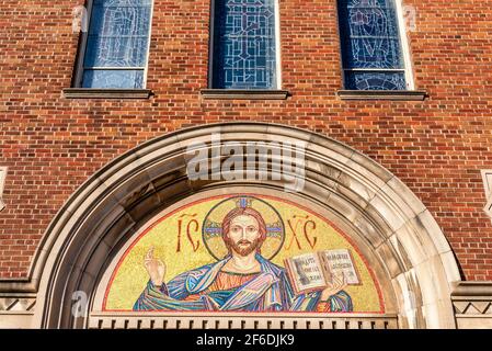 L'architecture extérieure de la cathédrale orthodoxe ukrainienne St. Volodymyr, rue Bathurst, Toronto, Canada Banque D'Images