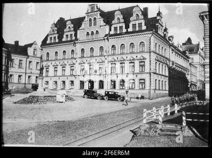 L'hôtel de ville de Viborg. Le tramway au bas de l'image va vers Turkobro, la courbe du carré appartient à la boucle de virage pour la ligne 1. La photo est prise à l'époque où Viborg était finnois. Banque D'Images