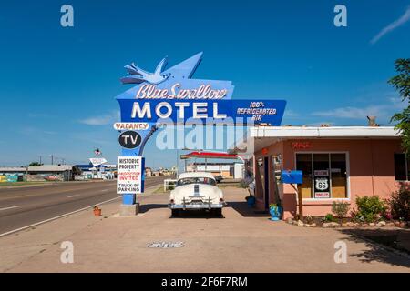 Tucumcari, Nouveau-Mexique - 9 juillet 2014 : le Blue Swallow Motel historique, le long de la US route 66, dans la ville de Tucumcari, Nouveau-Mexique. Banque D'Images