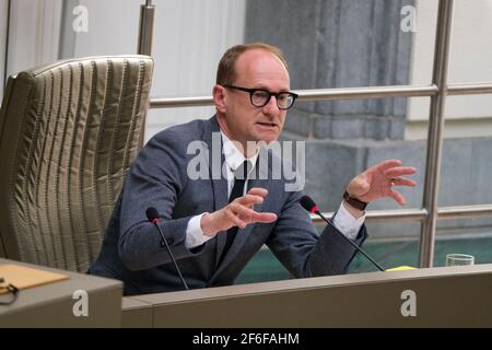 Ben Weyts, ministre flamand de l'éducation, de la protection des animaux et des sports, photographié lors d'une session plénière du Parlement flamand à Bruxelles, mercredi Banque D'Images