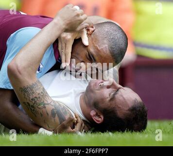 WEST HAM V CHELSEA 3/5/2003 DI CANIO APRÈS AVOIR OBTENU LA NOTE DAVID ASHDOWNPREMIER LEAGUE FOOTBALL Banque D'Images